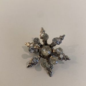 Vintage Snowflake Pun Brooch Rhinestones